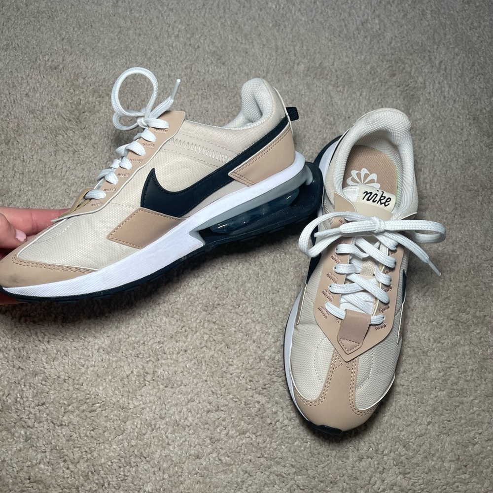WOMEN'S NIKE AIR MAX PRE-DAY CASUAL SHOE 🫶